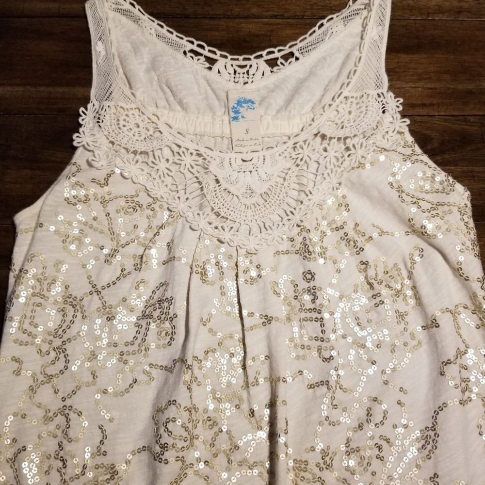 Anthropologie  C  keer  sequin  top size small